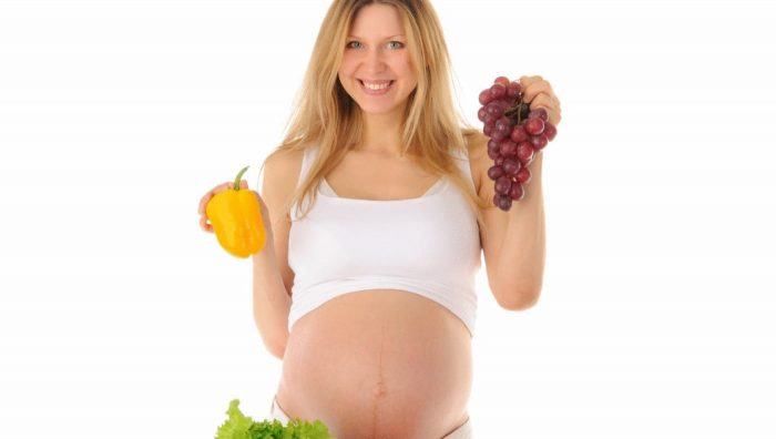 Які фрукти корисно їсти під час вагітності?