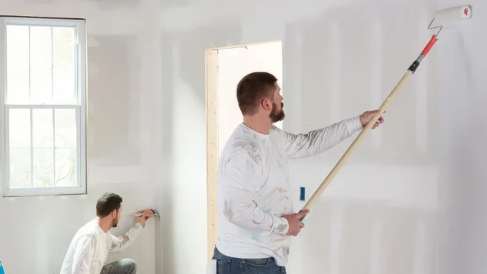 В яких випадках потрібно грунтувати стіни перед фарбуванням?