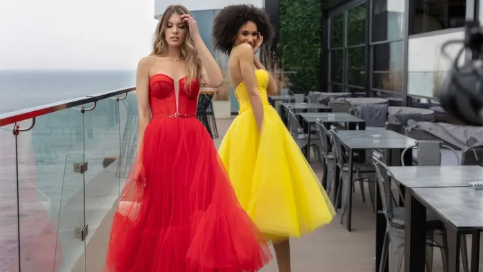 Жіночі різноколірні сукні — модний тренд для щоденного образу